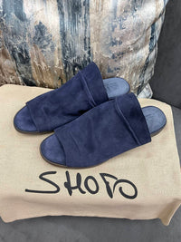 Shoto - Suede navy slides