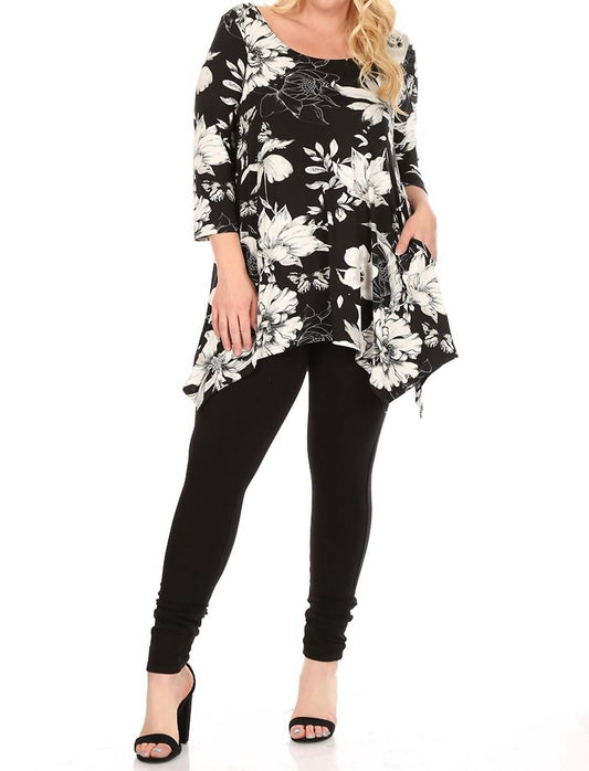 White Mark - Plus Size Floral Scoop Neck Tunic Top with Pockets