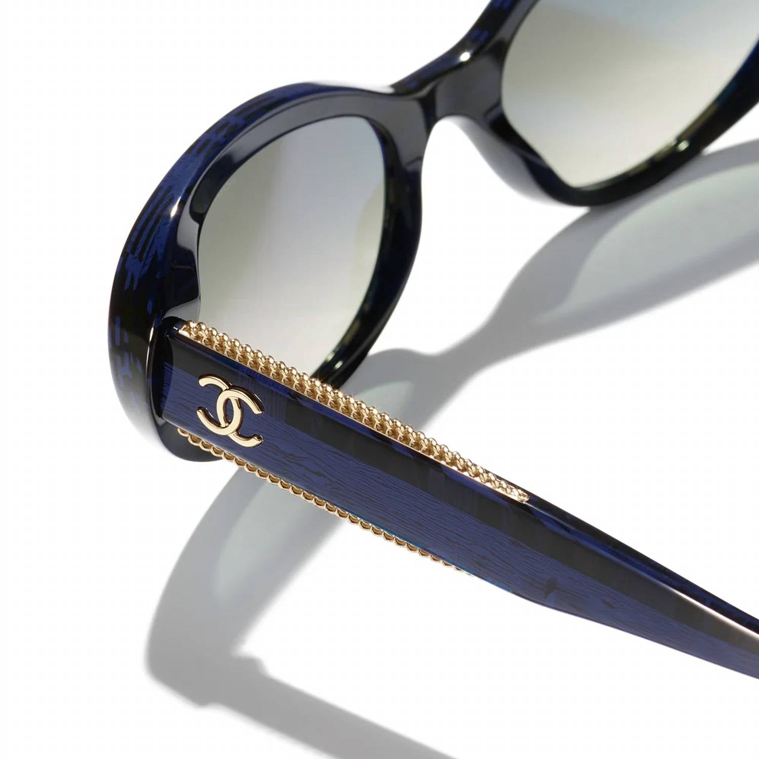 Chanel - Oval Non Polarized Sunglasses 5515 - 166971