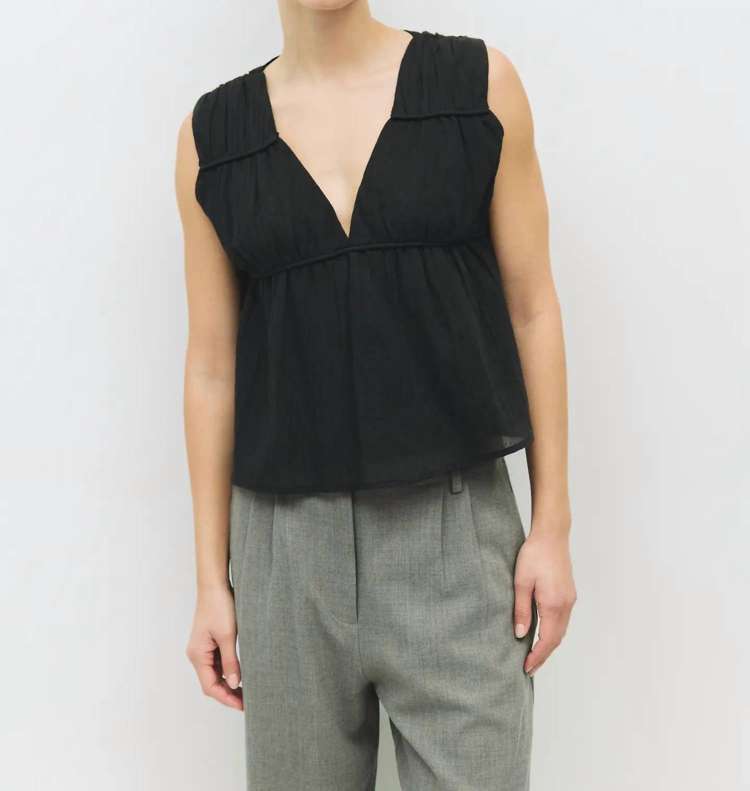 Mod Ref - Gathered Neck Sleeveless Top