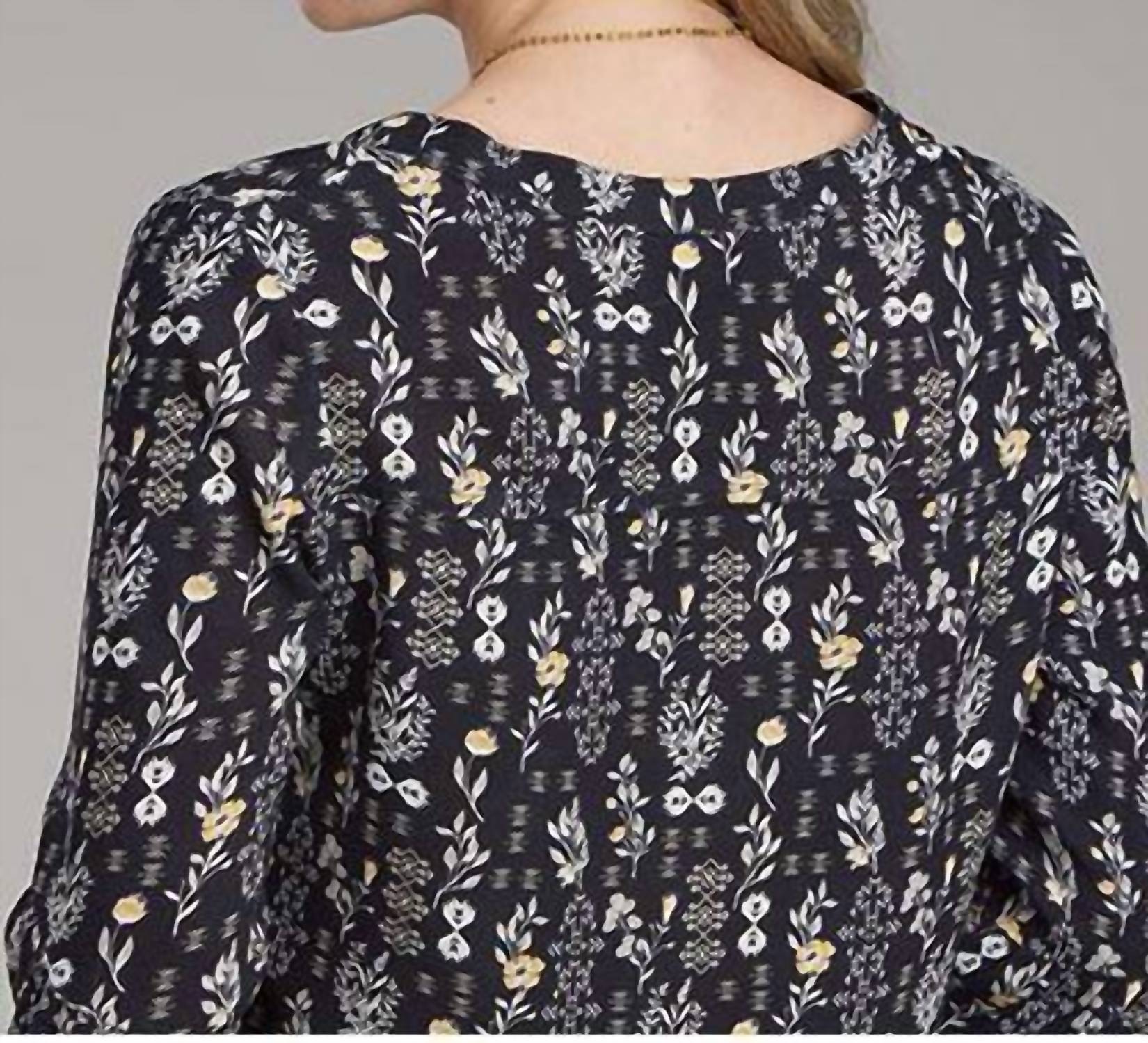 Roper - Vintage Floral Bell Sleeve Pullover Shirt