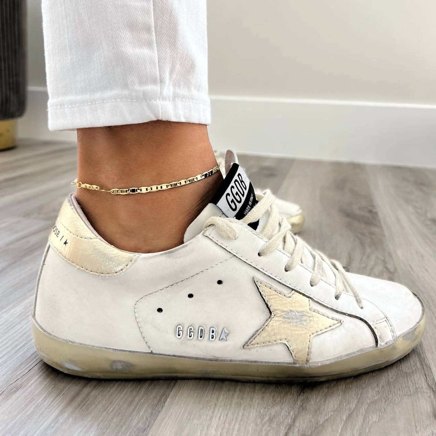 SAHIRA Women's Octavia Anklet in gold - women's item - detail view