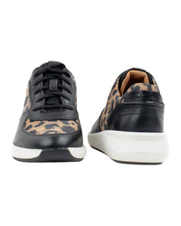 Clarks - Women's Un Rio Sprint Sneakers
