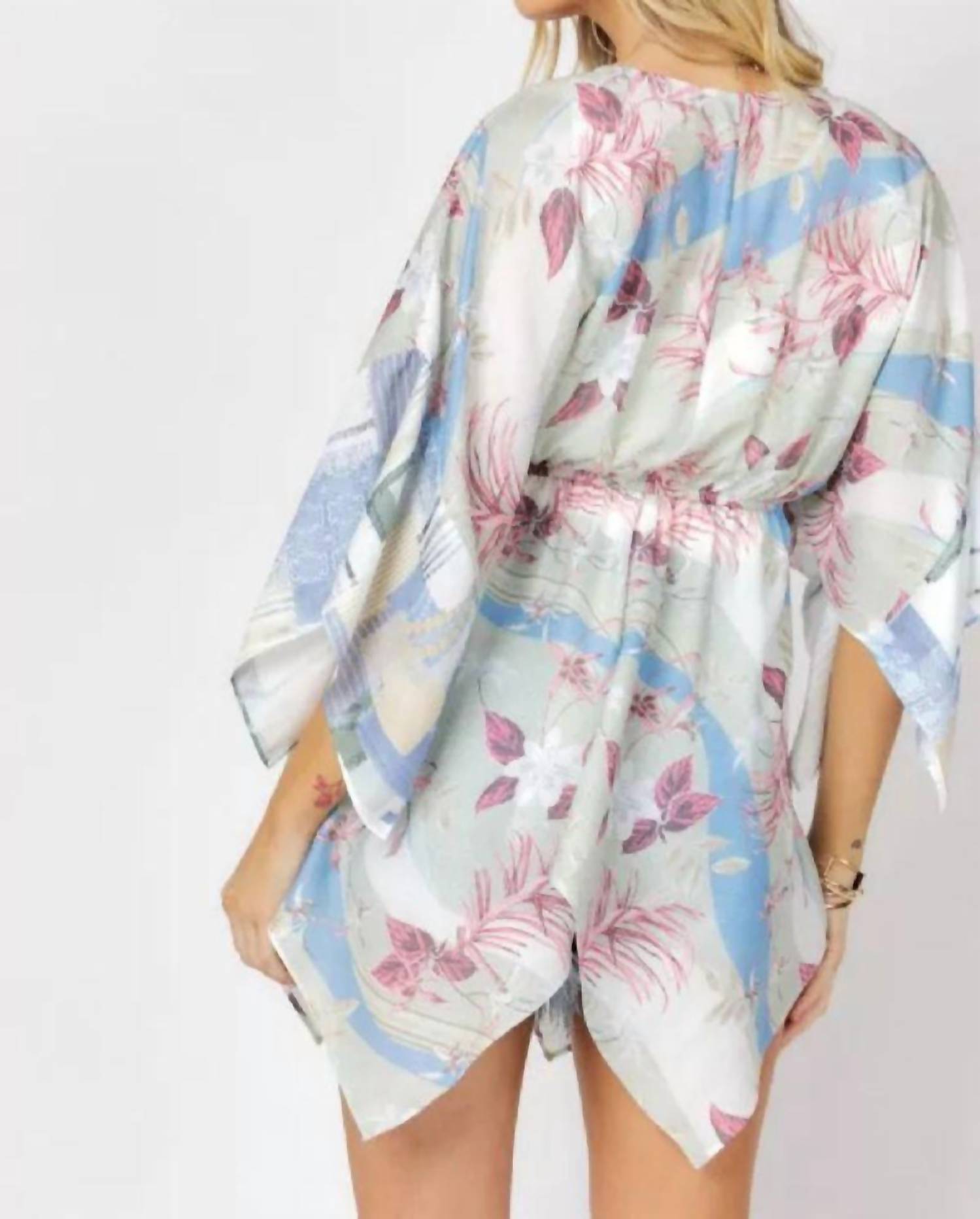 Davi & Dani - Minnie's Cruise Floral Kimono