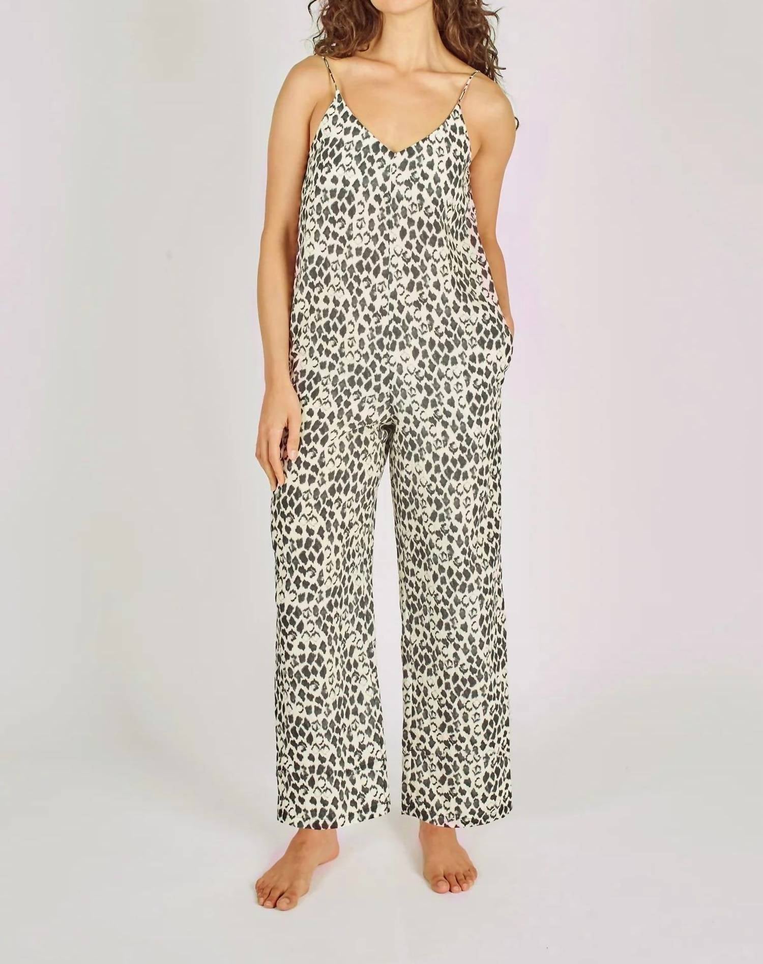 Traffic People - V-neck Sleeveless Jumpsuit