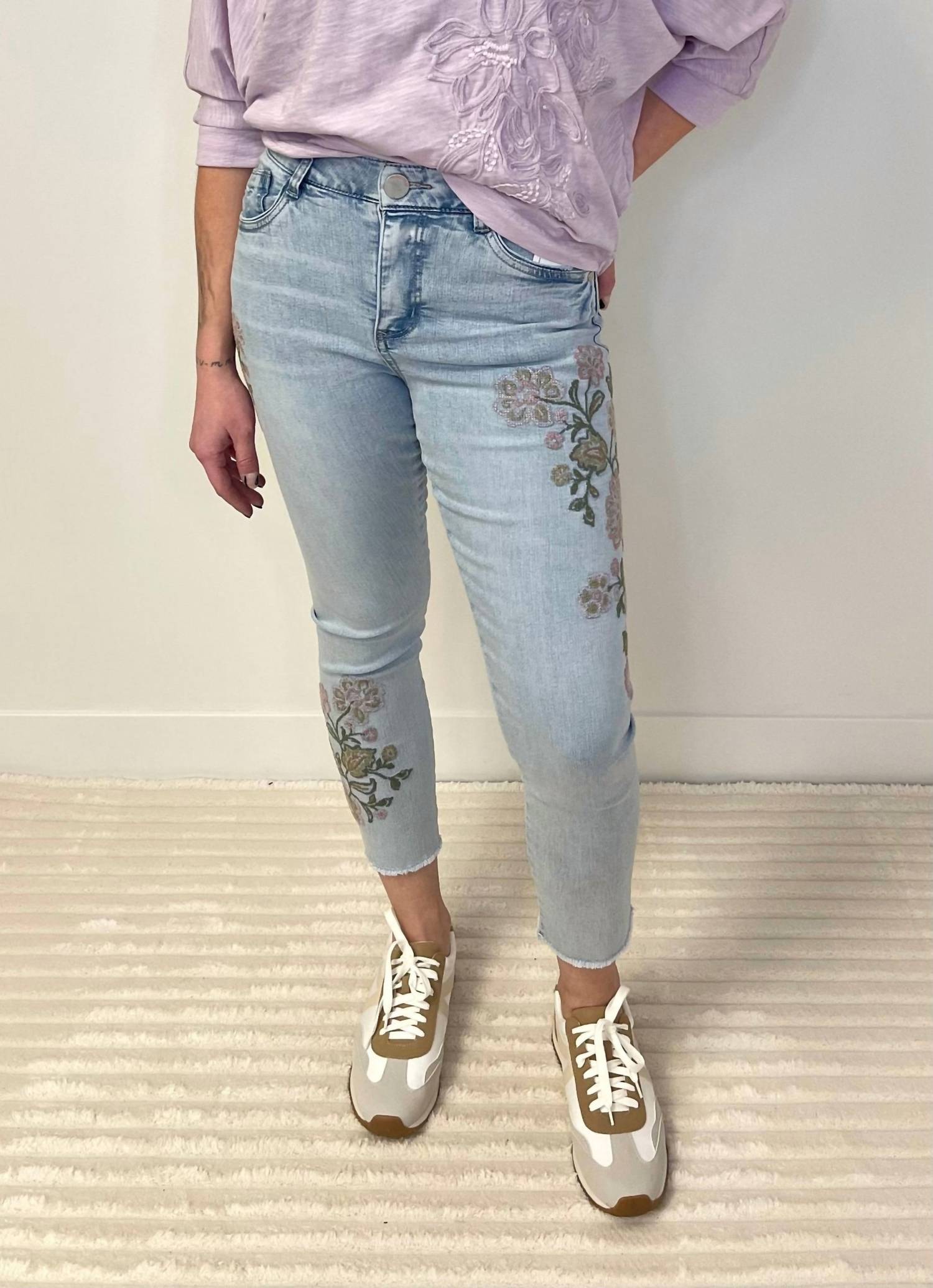 Democracy - Floral Embroidered Ankle Skimmer Jeans