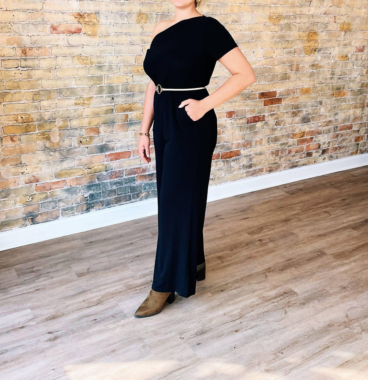 Gilli - Veronica One Shoulder Jumpsuit