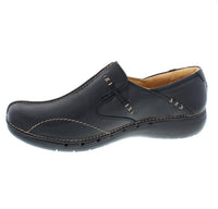Clarks Women's Un Loop Shoe in black - women's flats - detail view