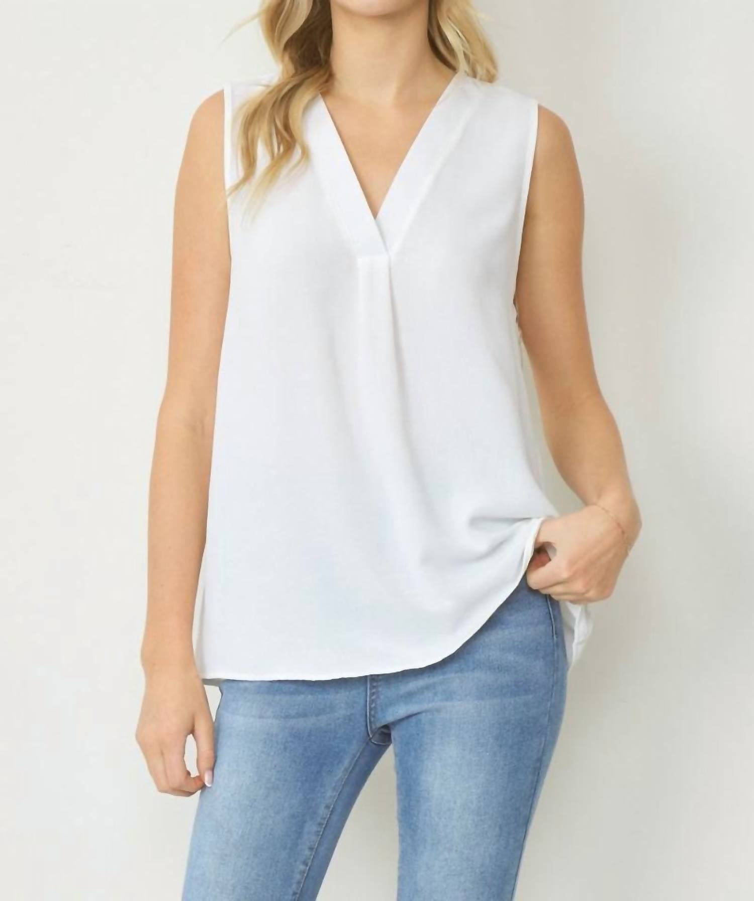 Entro - Sleeveless V-neck Top
