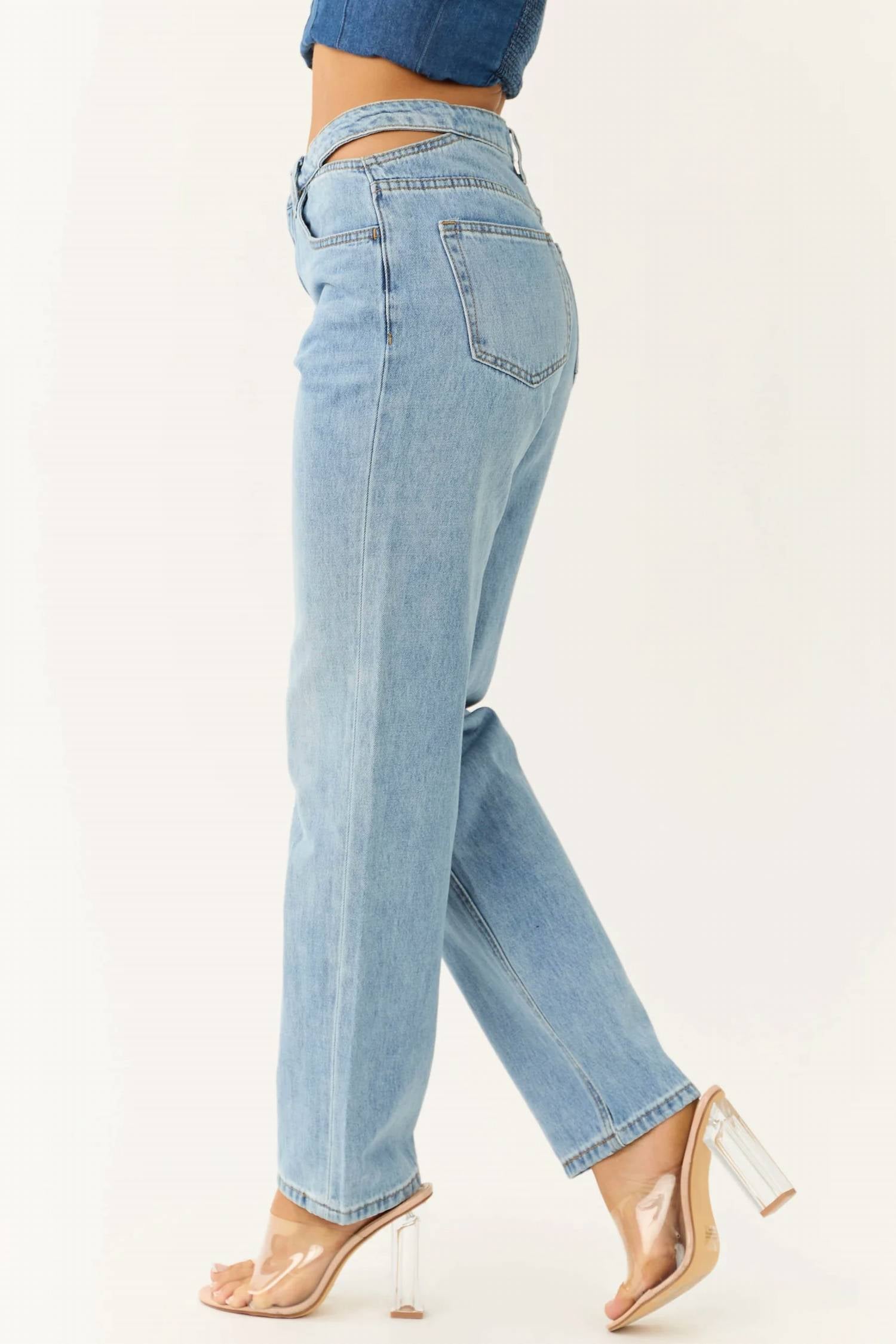 Ceros - Cutout Waistband Detail Straight Leg Jeans