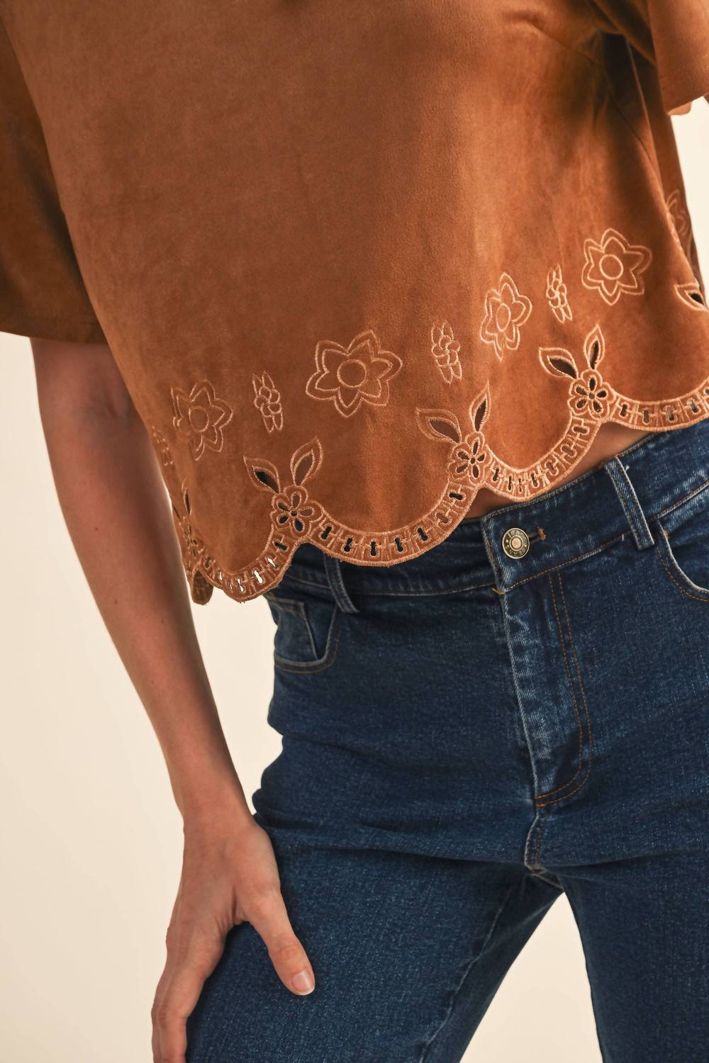 Klesis - Suede-feel Border Cutout Short-sleeve Top