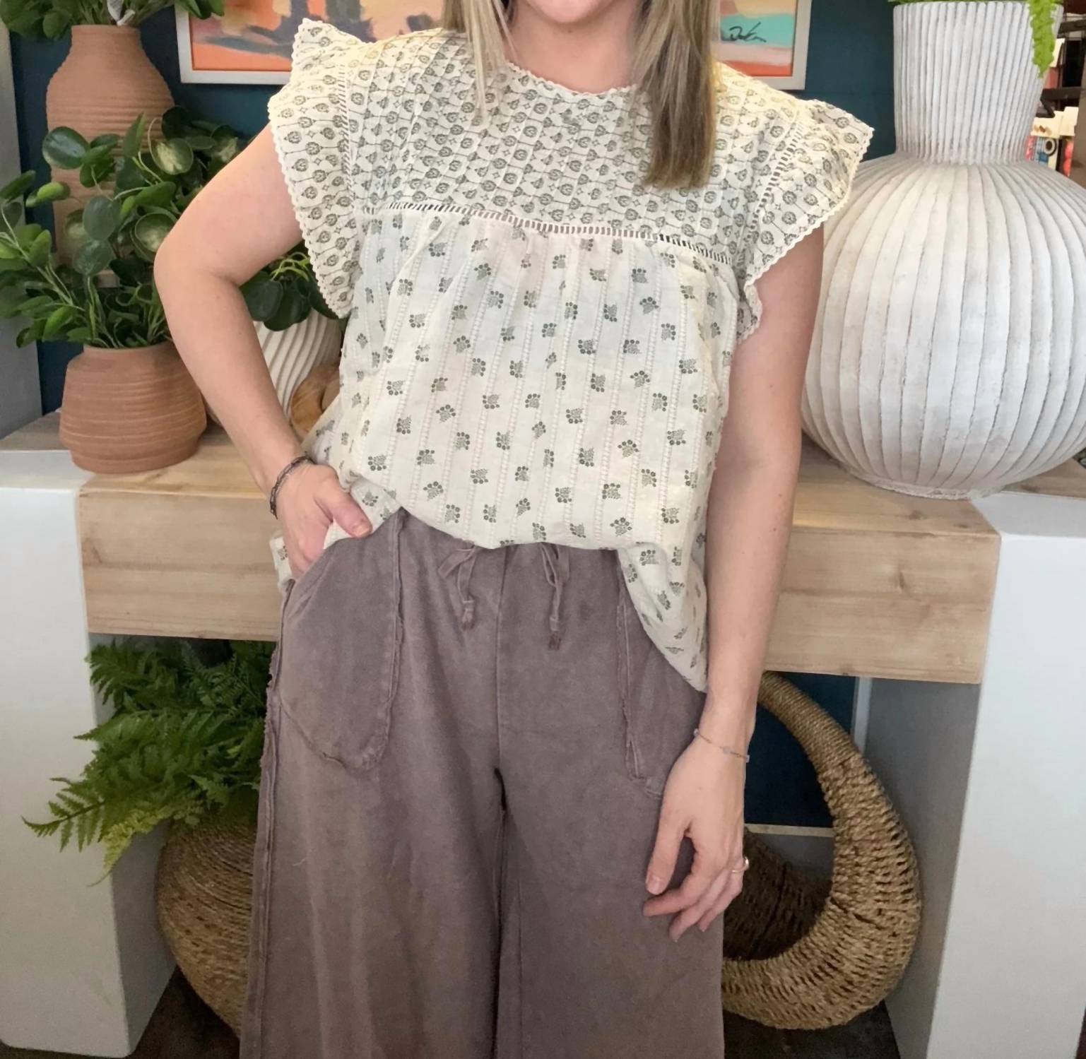 Easel - Floral Flutter Sleeve Blouse