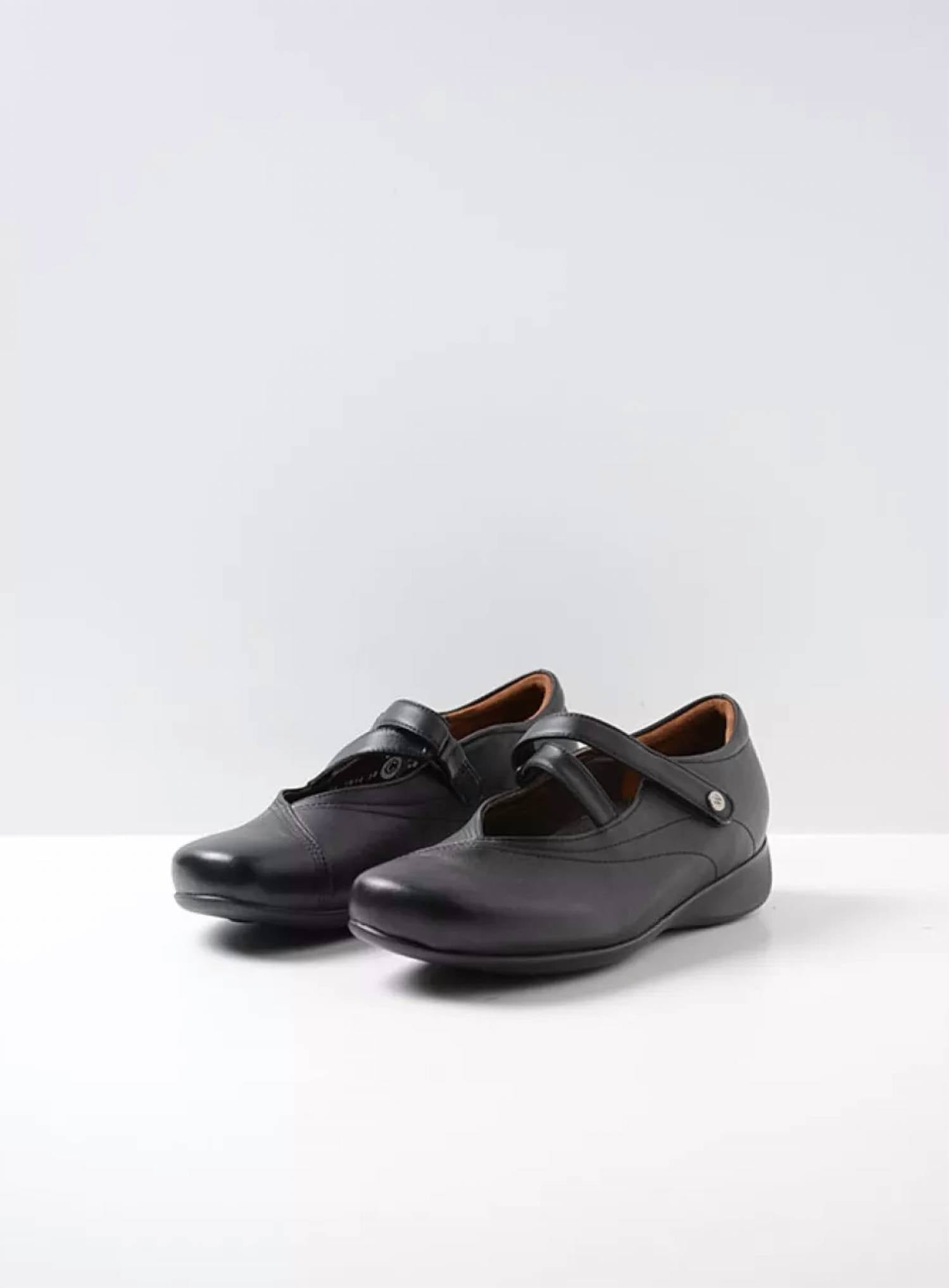 Wolky Women's 350 Passion Shoes in black leather leather - women's flats - detail view