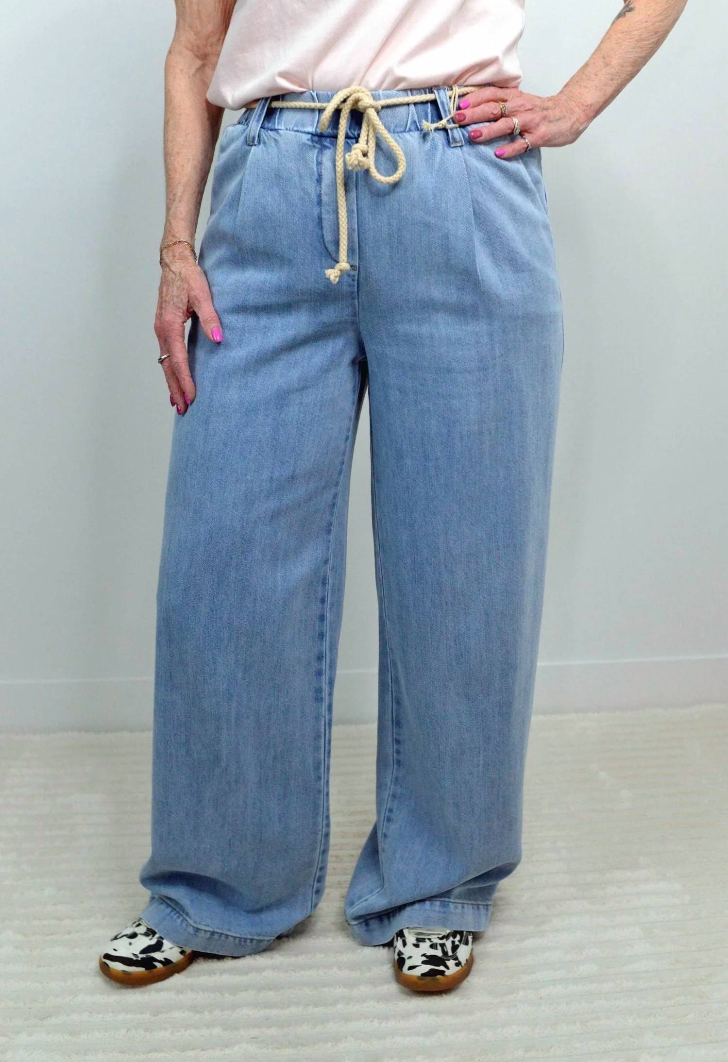 Democracy - Pleated Rope Belt Wide Leg Jeans