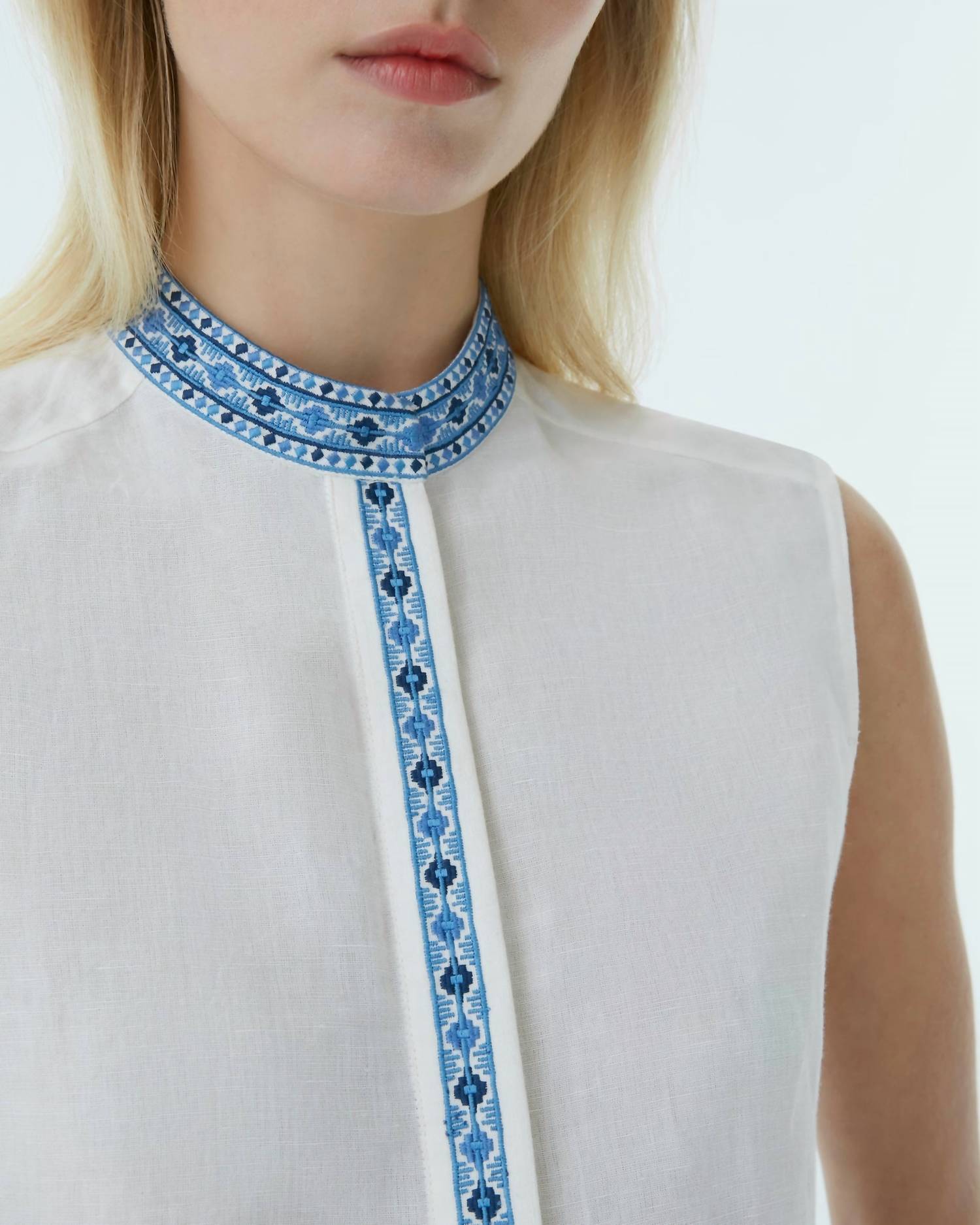 Emporio Sirenuse - Andorra Top With Astragal Embroidery