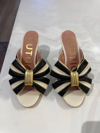 Butrich - Women's Samantha Pumps