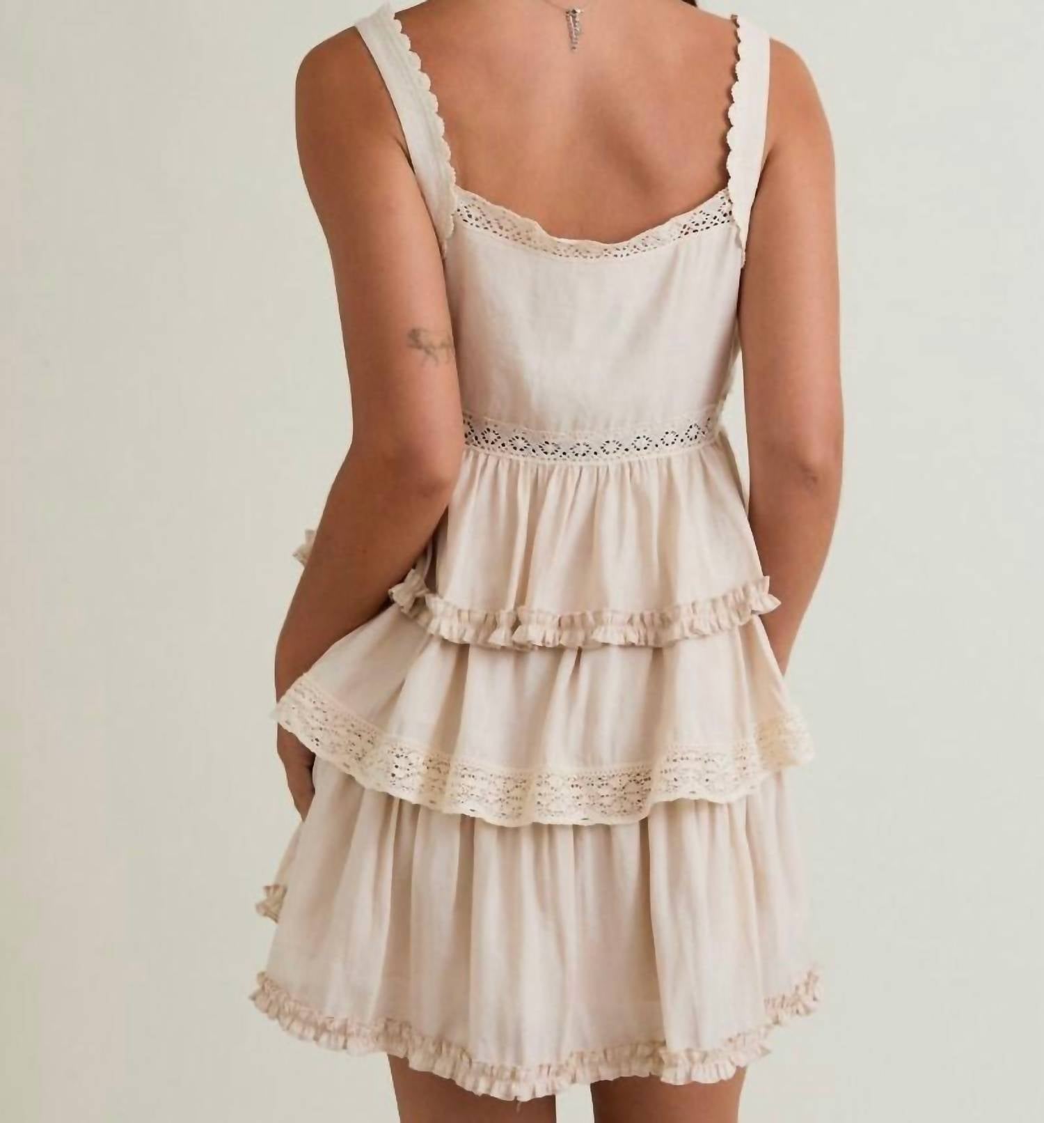 Le Lis - V-neck Lace Ruffle Mini Dress