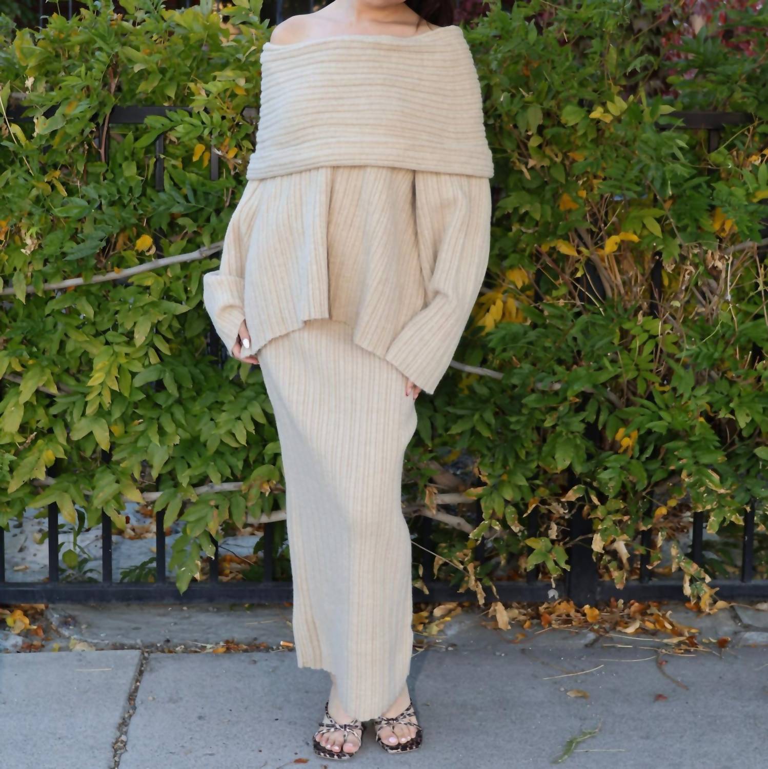 Le Lis - Rhyka Off Shoulder Sweater