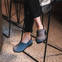 Sanita - Women's Original Textured Oil Closed Back Clogs