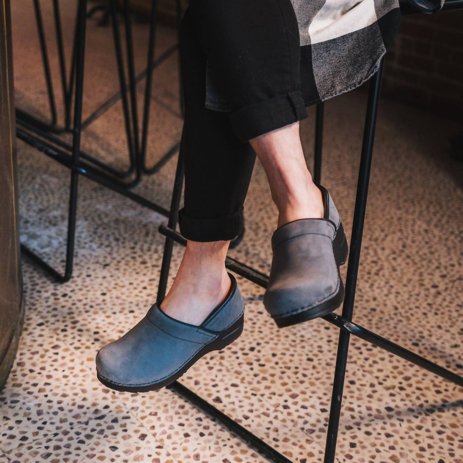 Sanita - Women's Original Textured Oil Closed Back Clogs