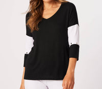 French Kyss - V-neck Long Sleeve Top