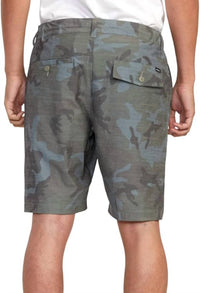 RVCA Coastal Hybrid Short in camo - men's shorts - detail view