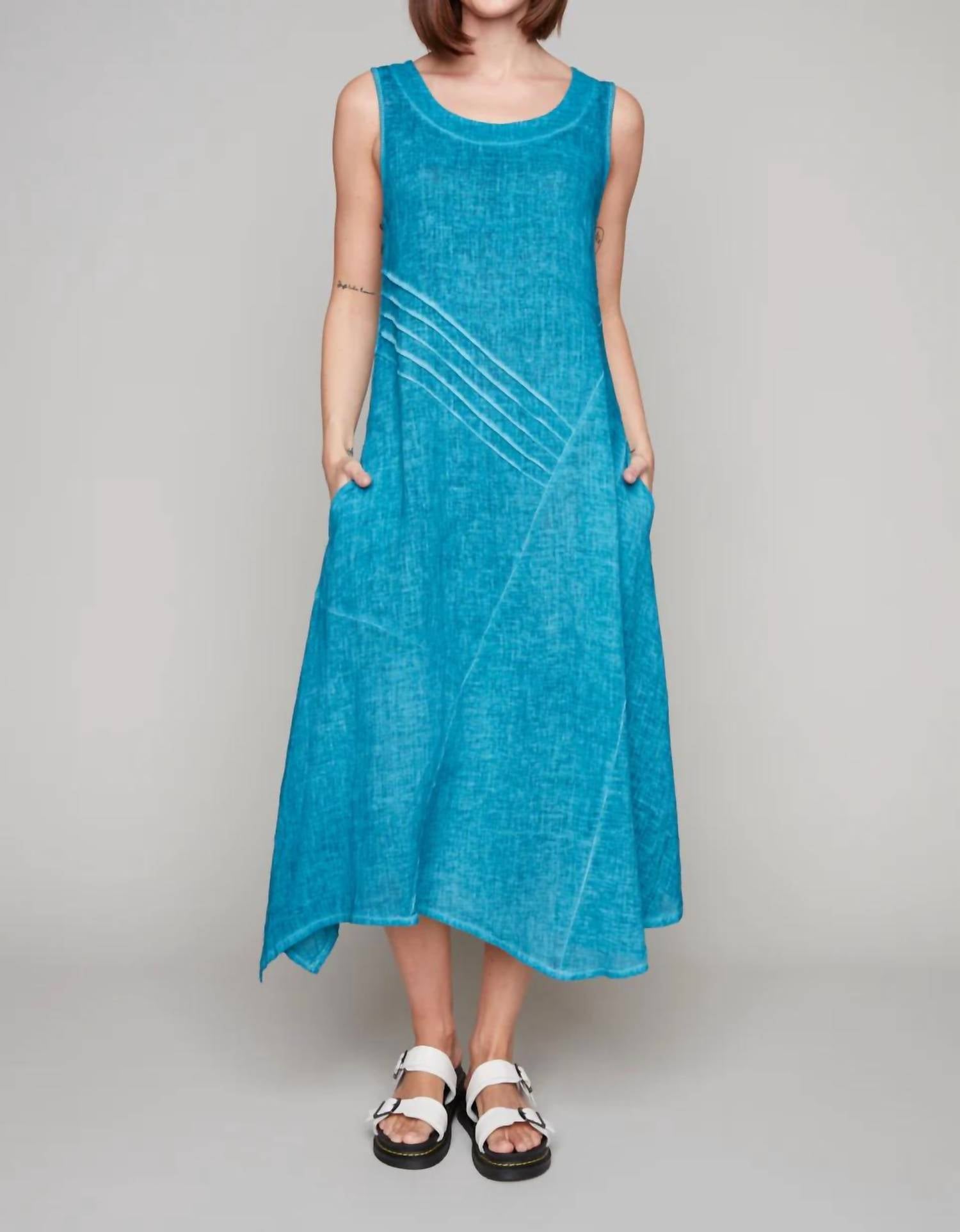 Carre Noir - Sleeveless Midi Linen Dress