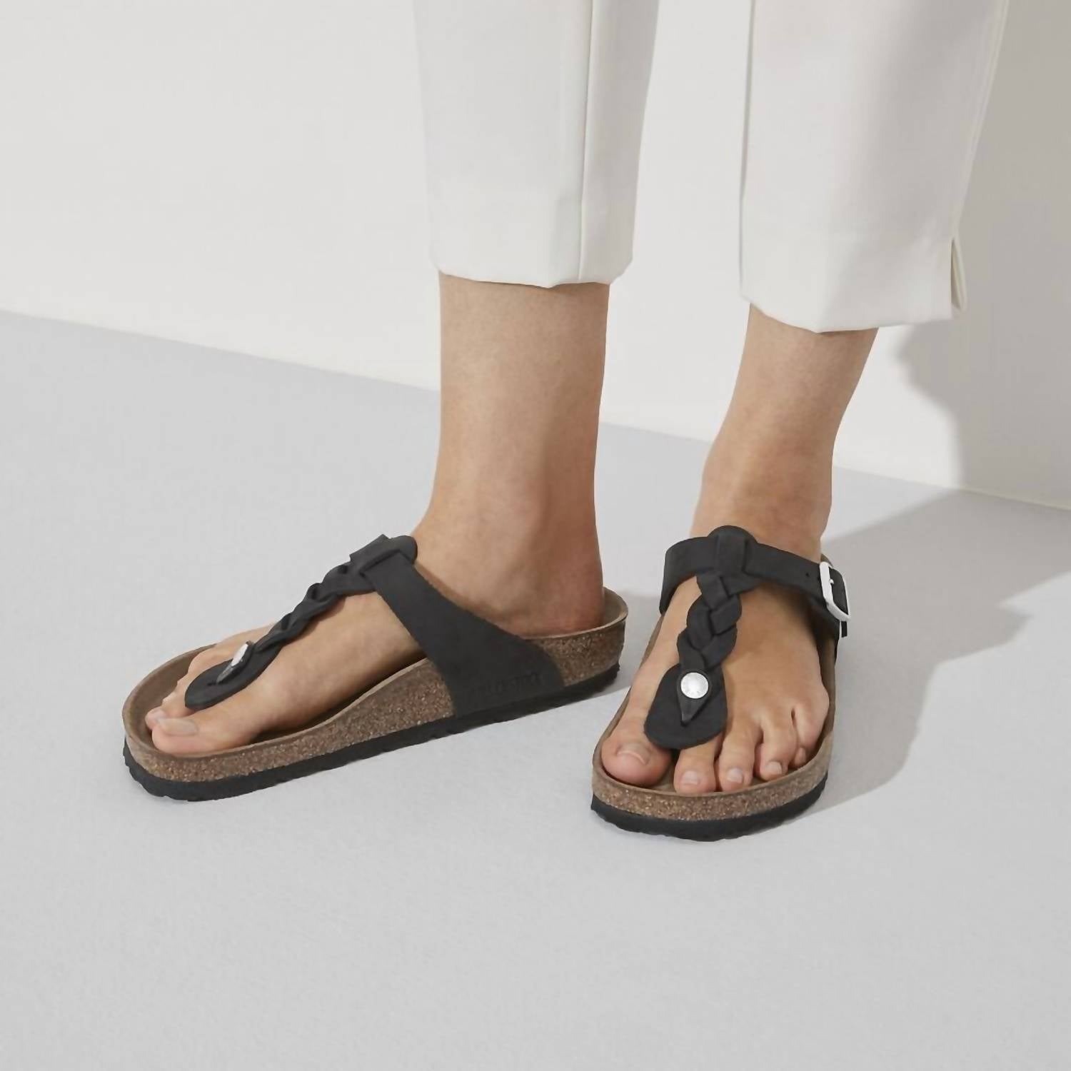 Birkenstock - Women's Gizeh Oiled Leather Sandals