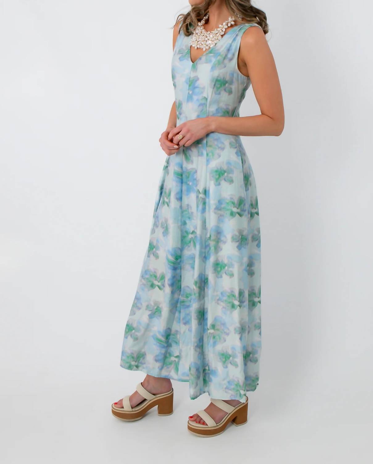 In February - Watercolor Nymphéas Floral Midi Dress