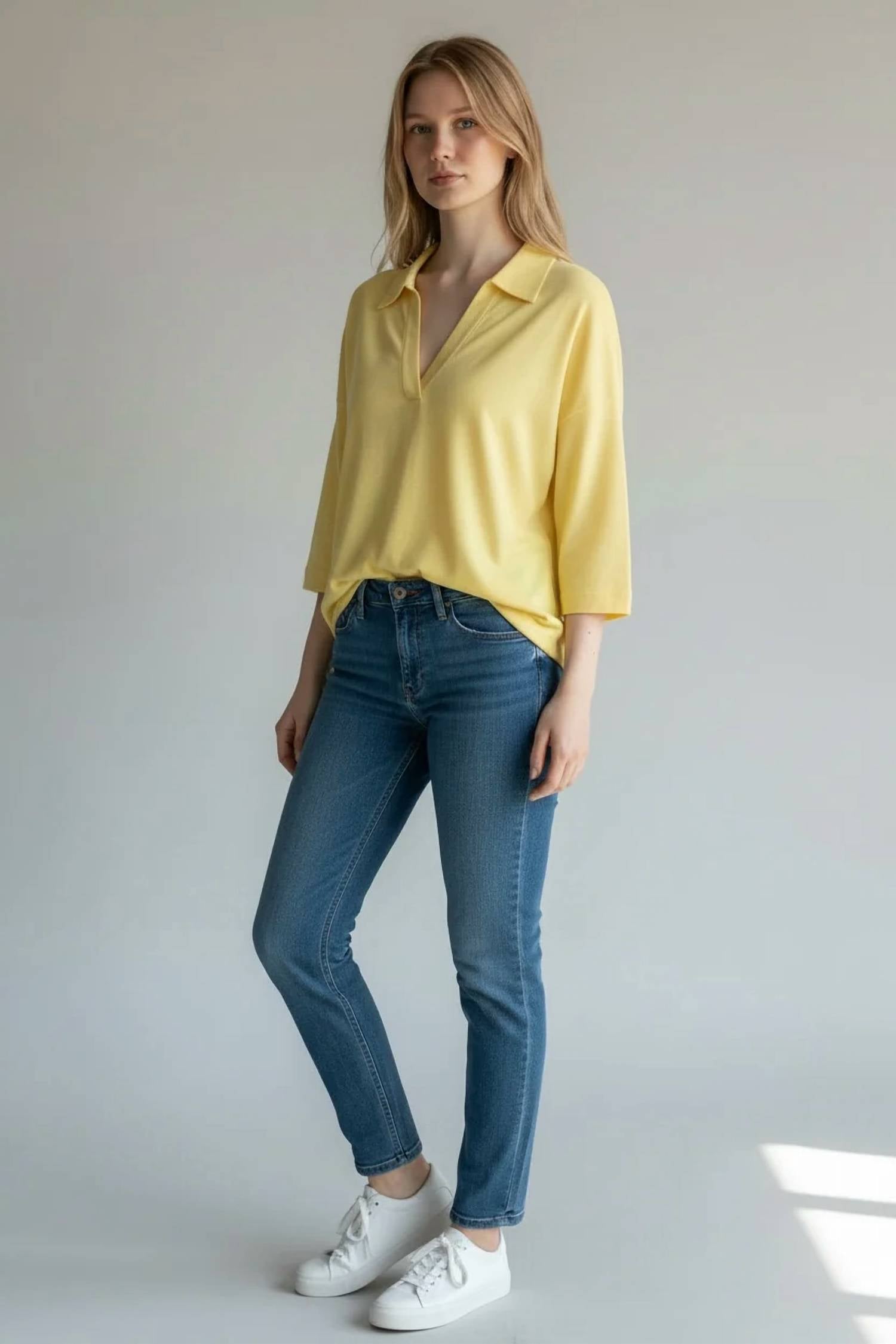 Lune Active - Olly V-neck Top