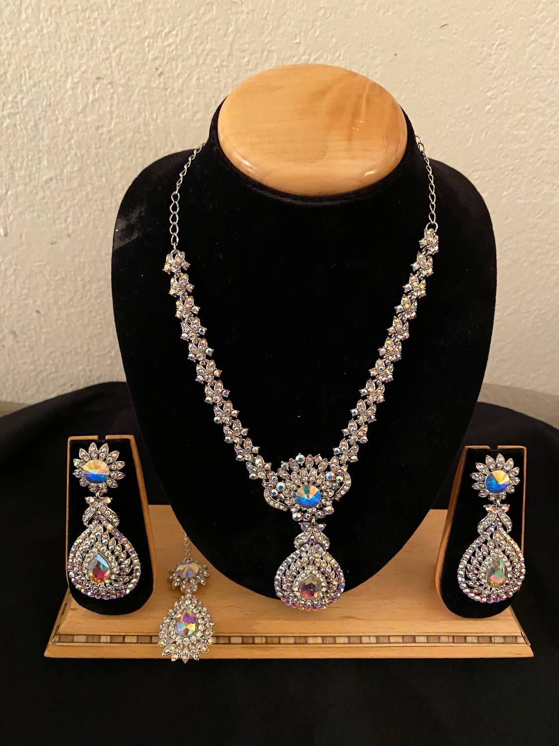 Donna Vinci - Women's J175 Necklace And Earrings Jewelry Set