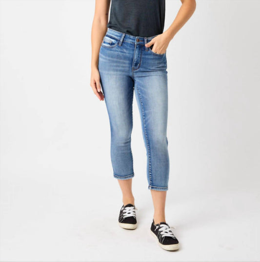 Judy Blue - Mid Rise Contrast Capri Jean