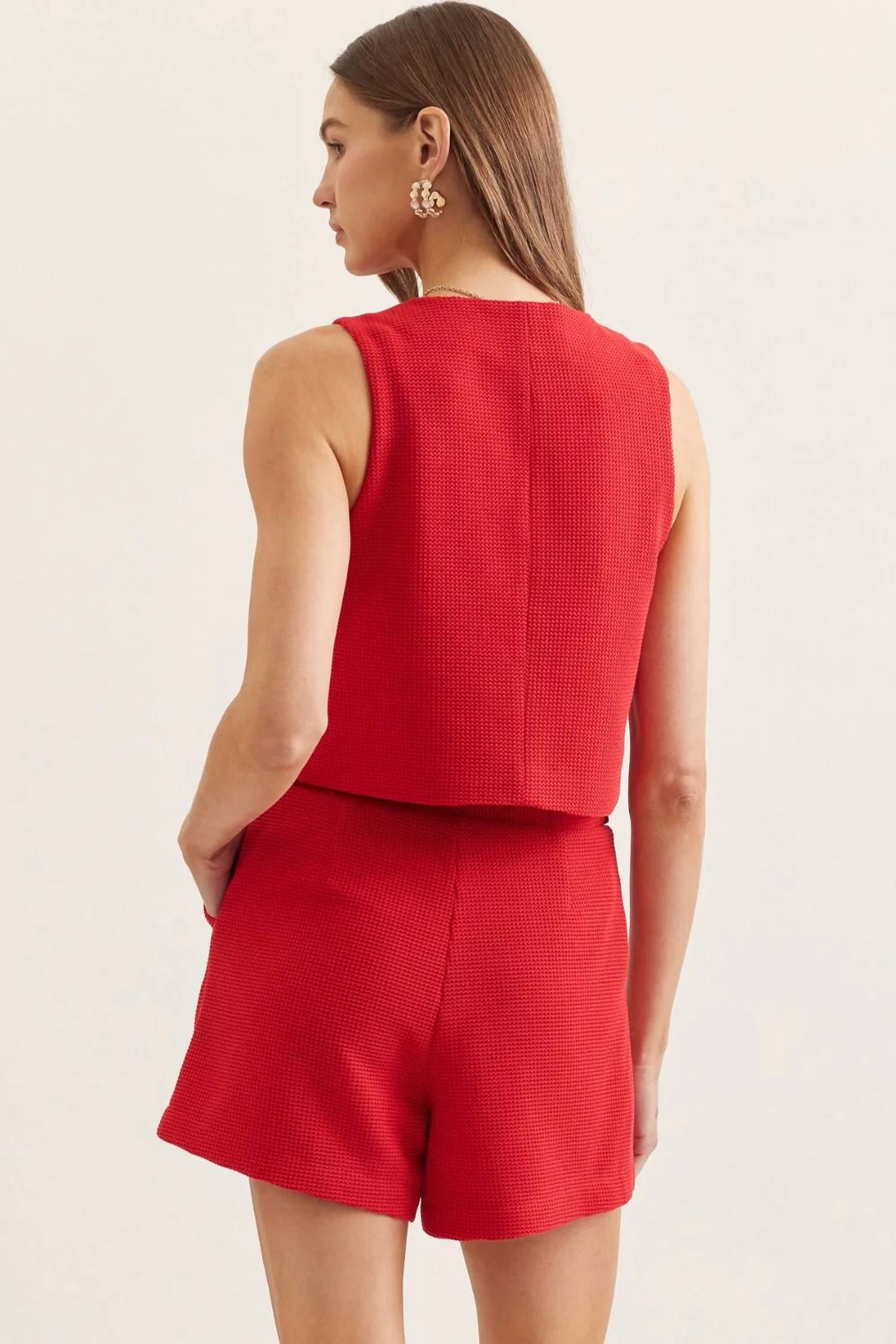 Entro - Textured Sleeveless Short Jacket