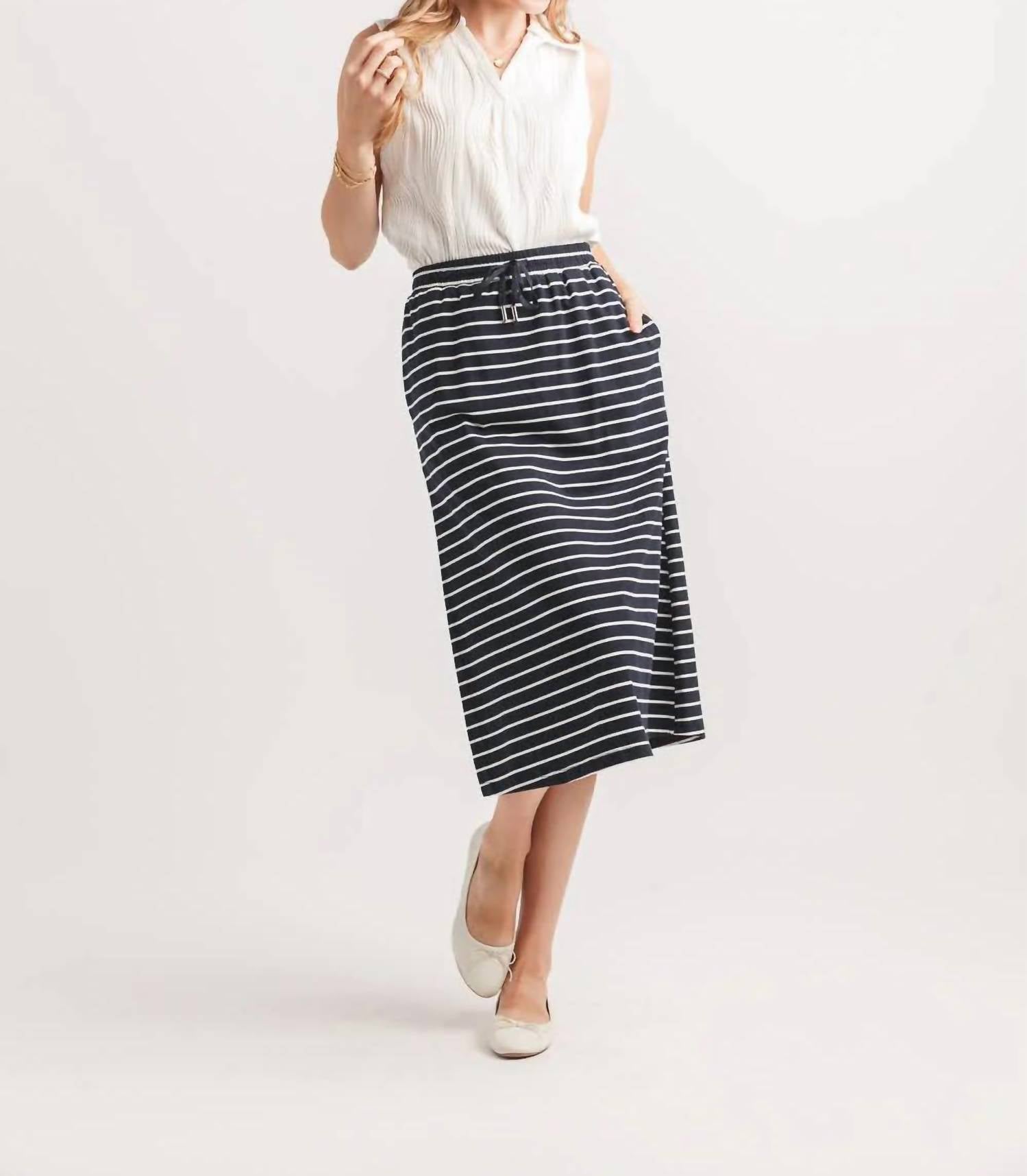 Papillon - Textured Satin Collared Tank