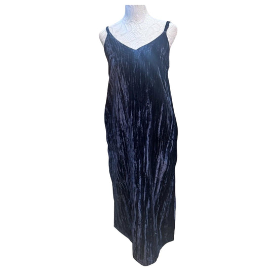Paparazzi By Biz - Women's Crushed Velvet Slip Dress With Pockets