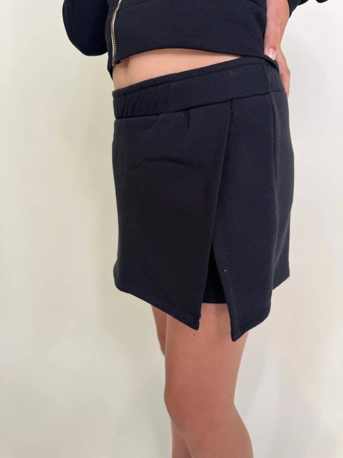 Vintage Havana Kid Foldover Short in black - kids' shorts - detail view