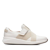 Clarks - Women's Un Rio Strap Sneakers