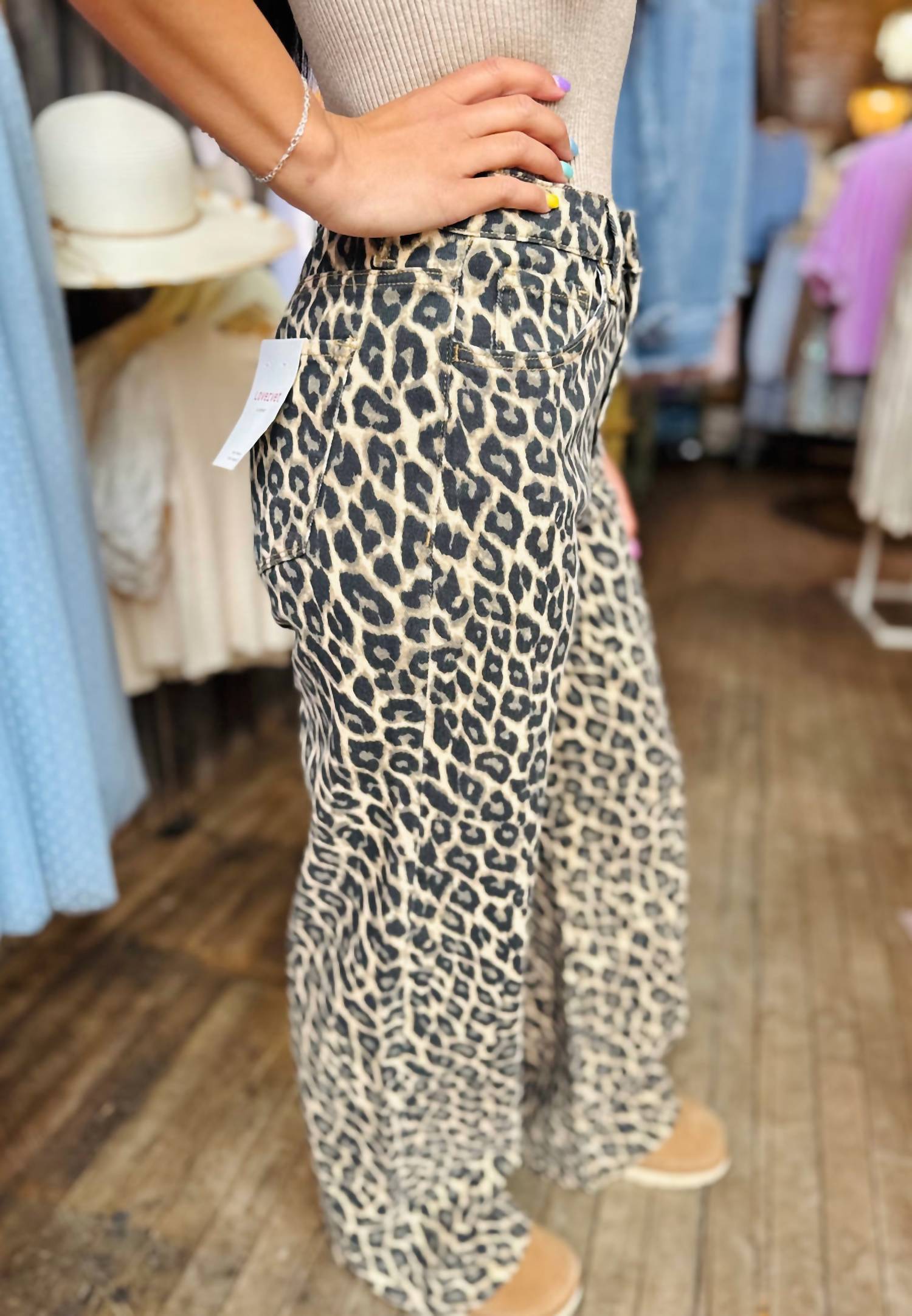 Loveret - High Rise Wide Leg Jeans