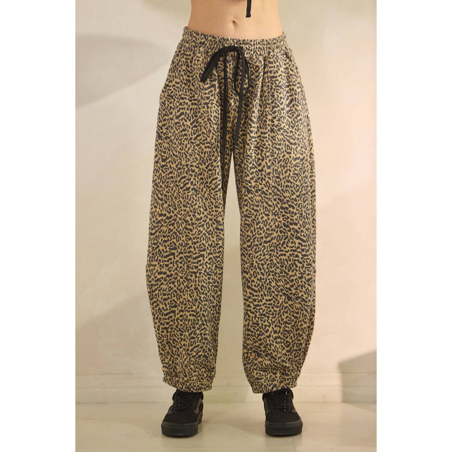 Veveret French Terry Pants in leopard - women's pants