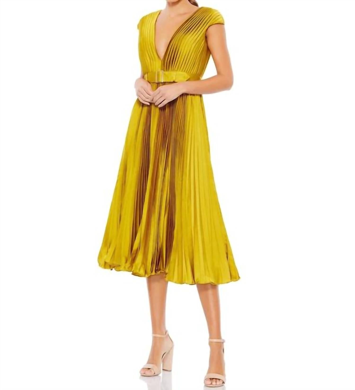 Mac Duggal - Pleated Cap Sleeve Belted A-line Dress