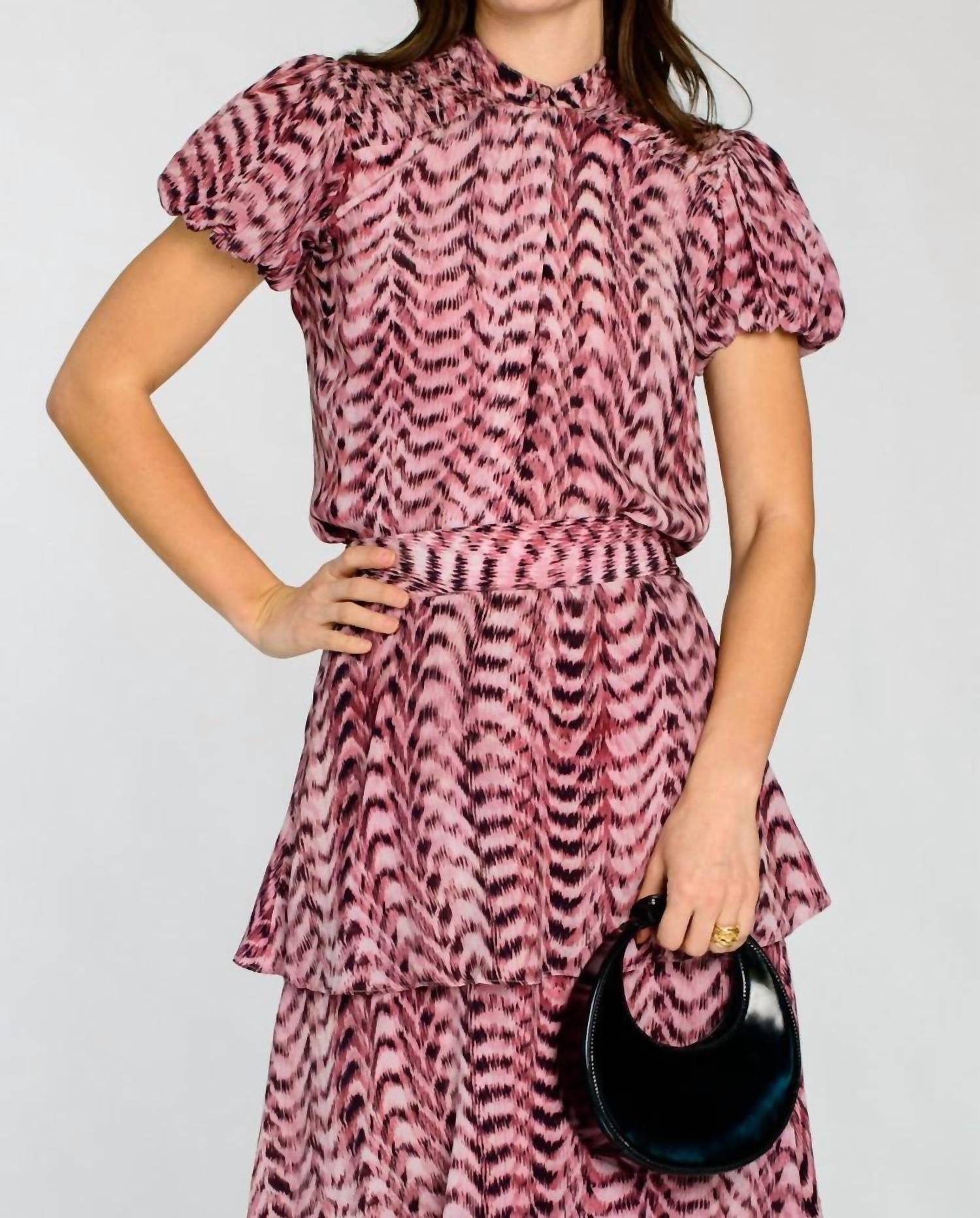 Elizabeth James The Label Emily Short Sleeve Top in abstract zig zag - women's shirt
