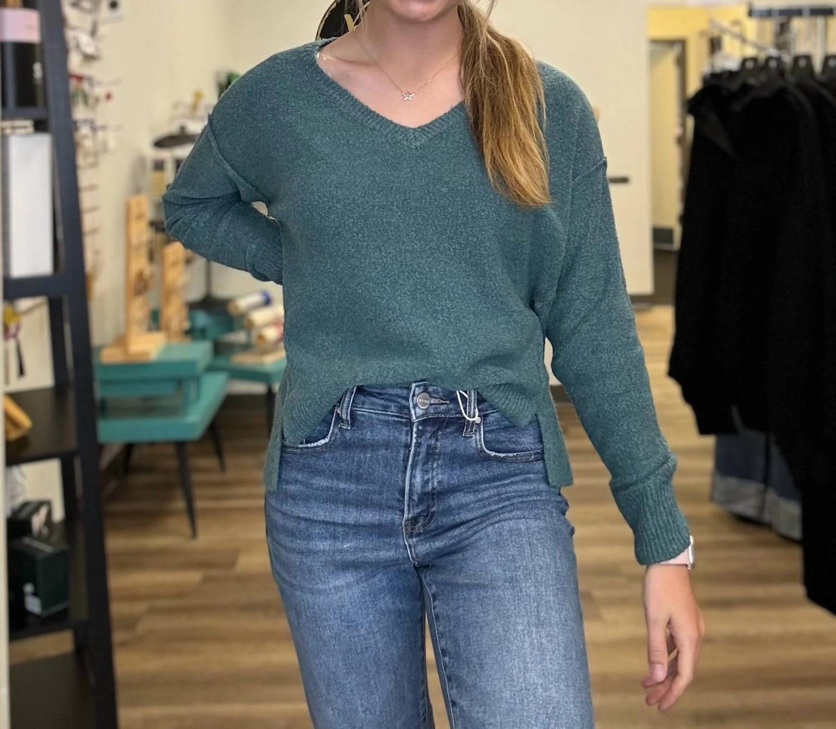 Staccato - V-Neck Raw Edge Seam Pullover Sweater