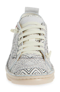 Onfoot - Women's Baltimore Rouind Toe Sneakers