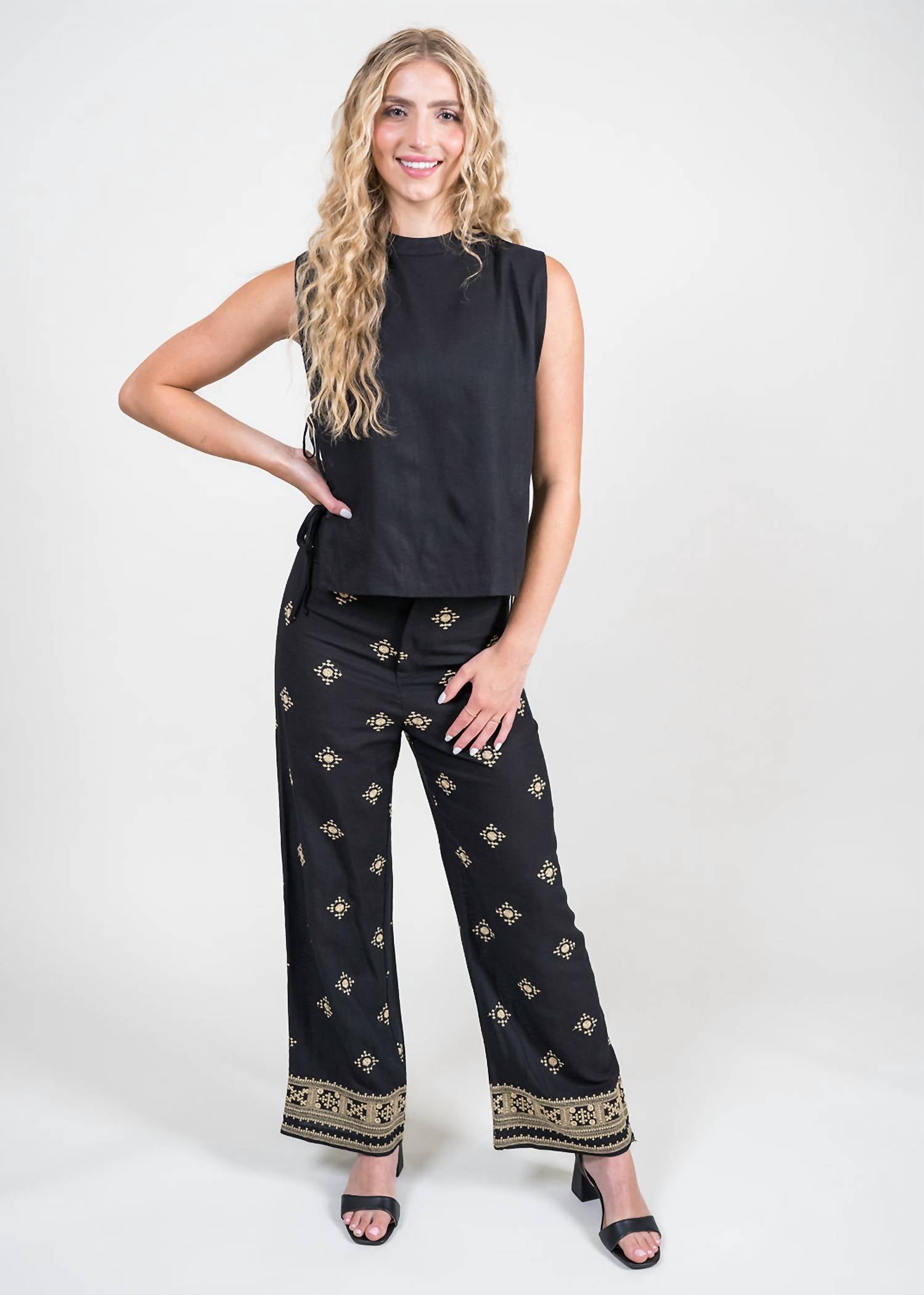 Trisha Tyler - Sleeveless Tie Side Linen Top