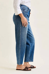 Judy Blue - Rigid Magic Barrel With Dart Detailing Jeans