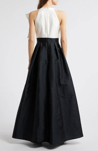 Eliza J - Bow Crystal Mikadoballgown