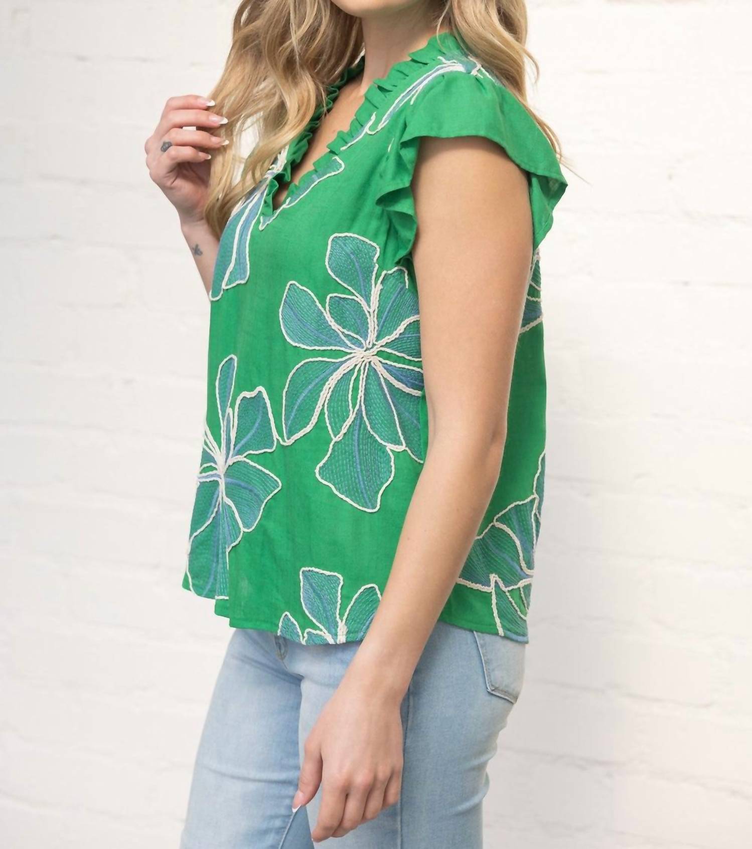 Voy - Applique Floral Ruffle Top