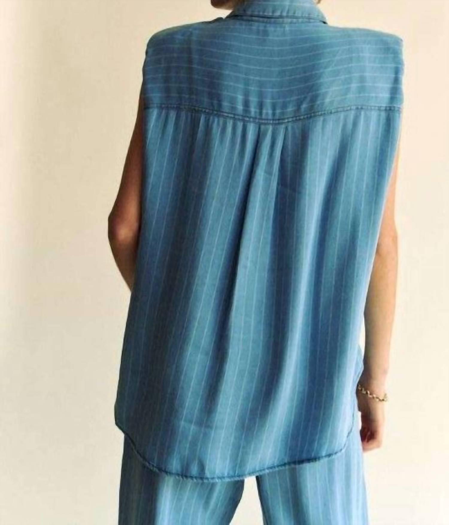 Davi & Dani - Stripe Short Sleeve Button Down Shirt And Pants - Plus