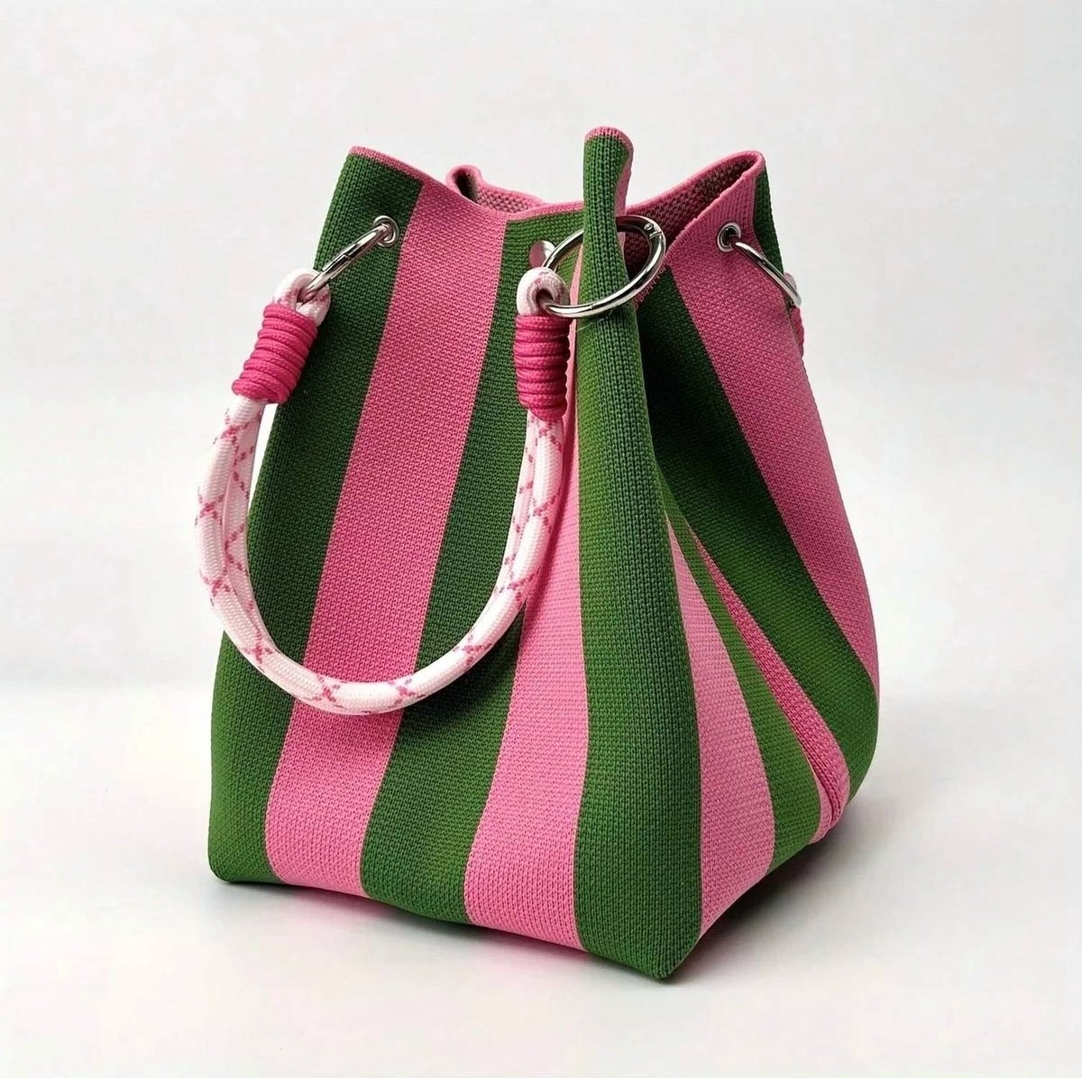 Swan Madchen - Women's Striped Ring Clasp Woven Bucket Bag