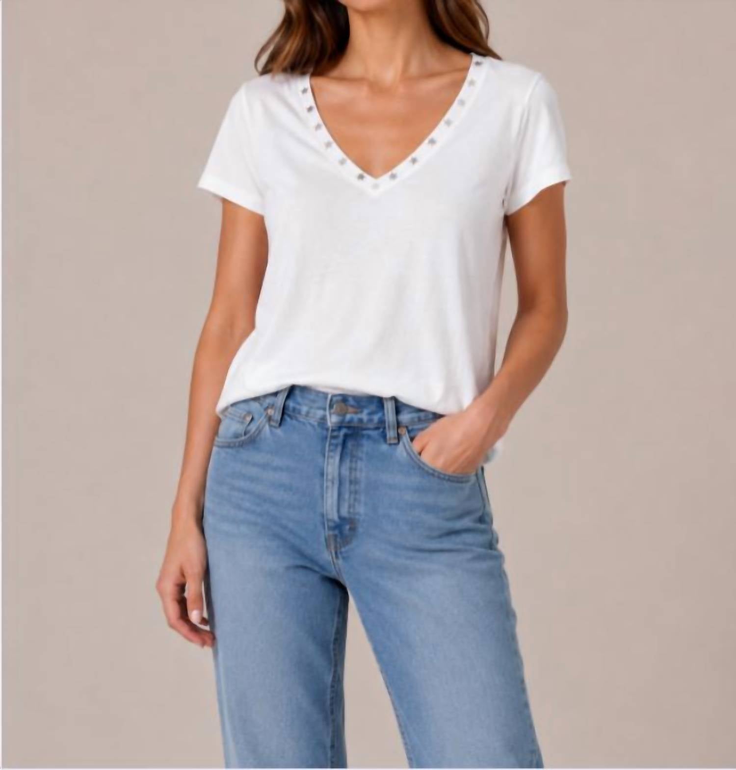 Chrldr - Starry V Neck Jane Tee